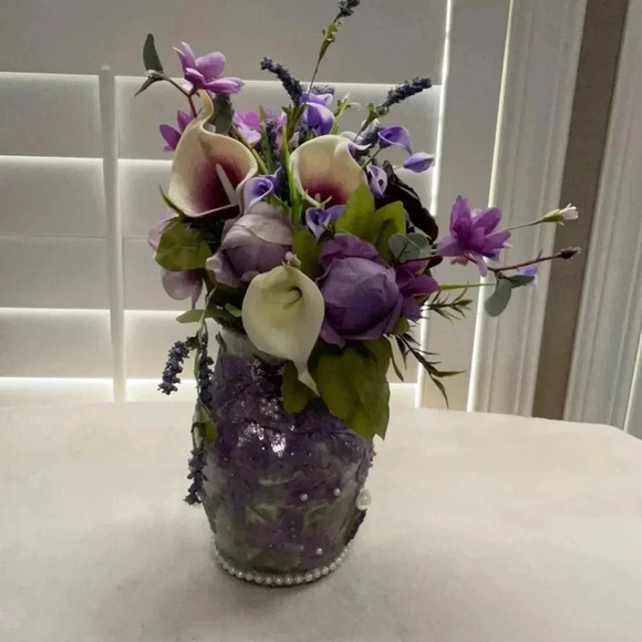 Handmade Vase &Flowers - Picture 5 of 7